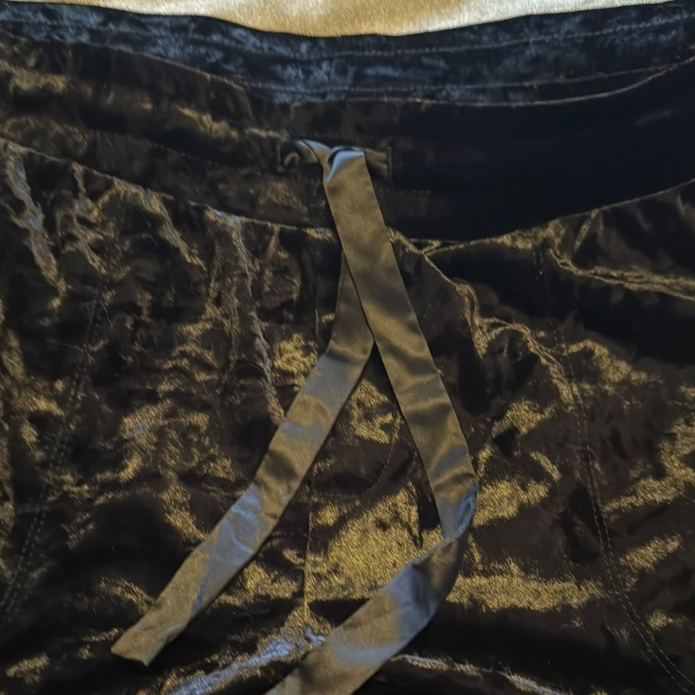 Torrid Black velvet Pajama Shorts Intimates Sleepwear - Picture 2 of 4